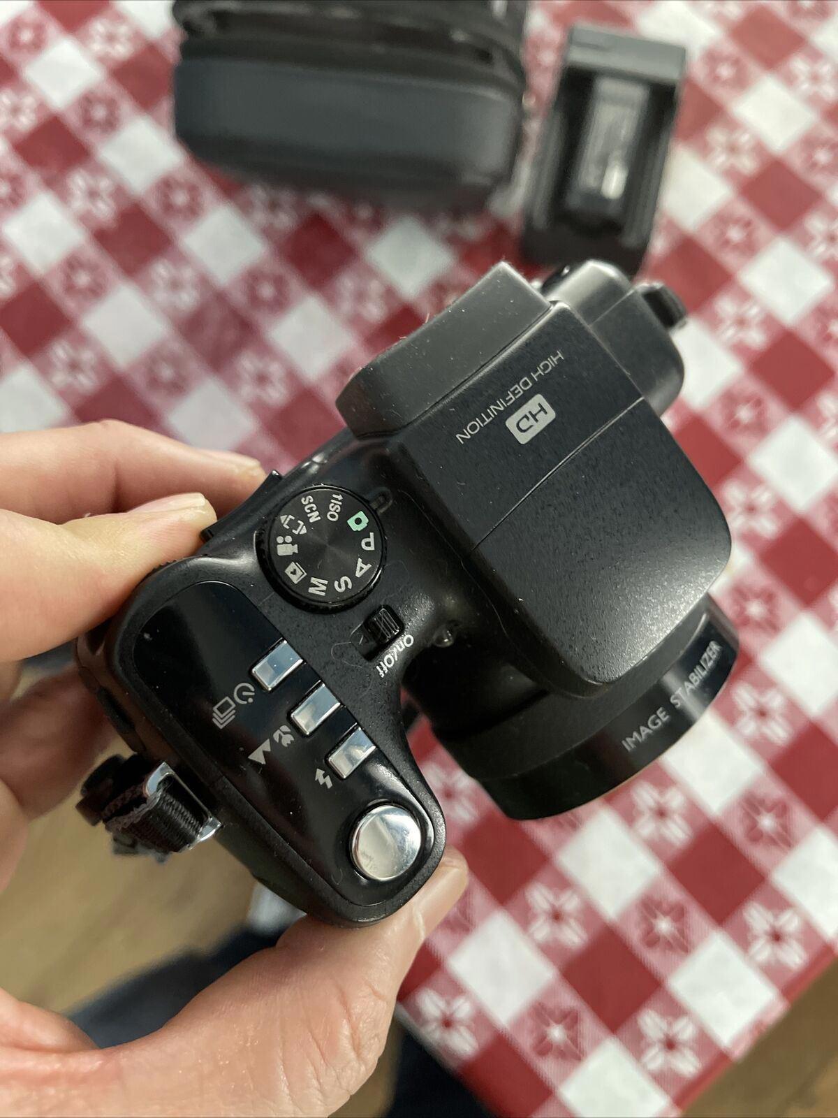 Kodak EasyShare Z812 IS 8.1MP Digital Camera - Black (1)