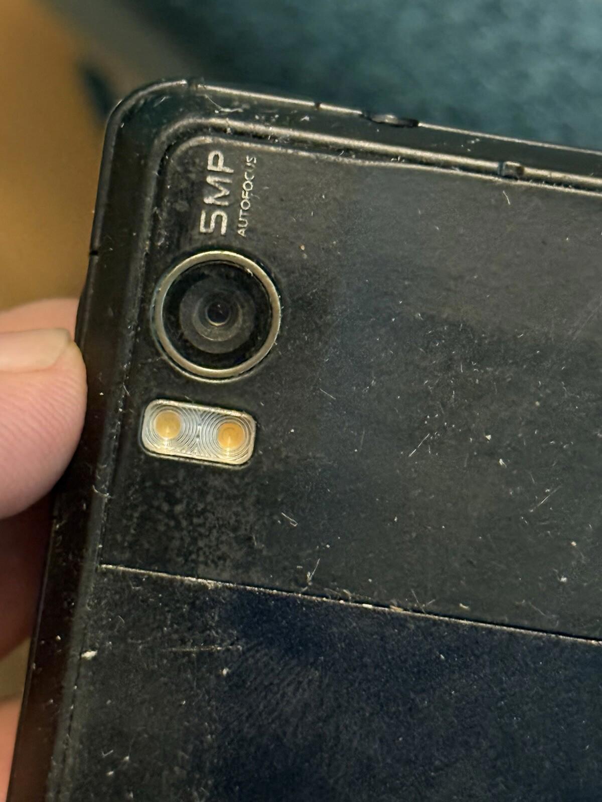 Motorola Droid 2 II A955 -  ( Verizon ) Rare Smartphone  Needs Battery