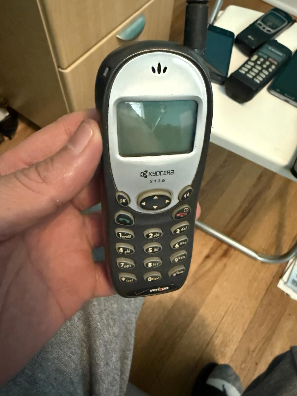Kyocera 2135 Verizon Cellular cell Phone, Untested, No Power Cord