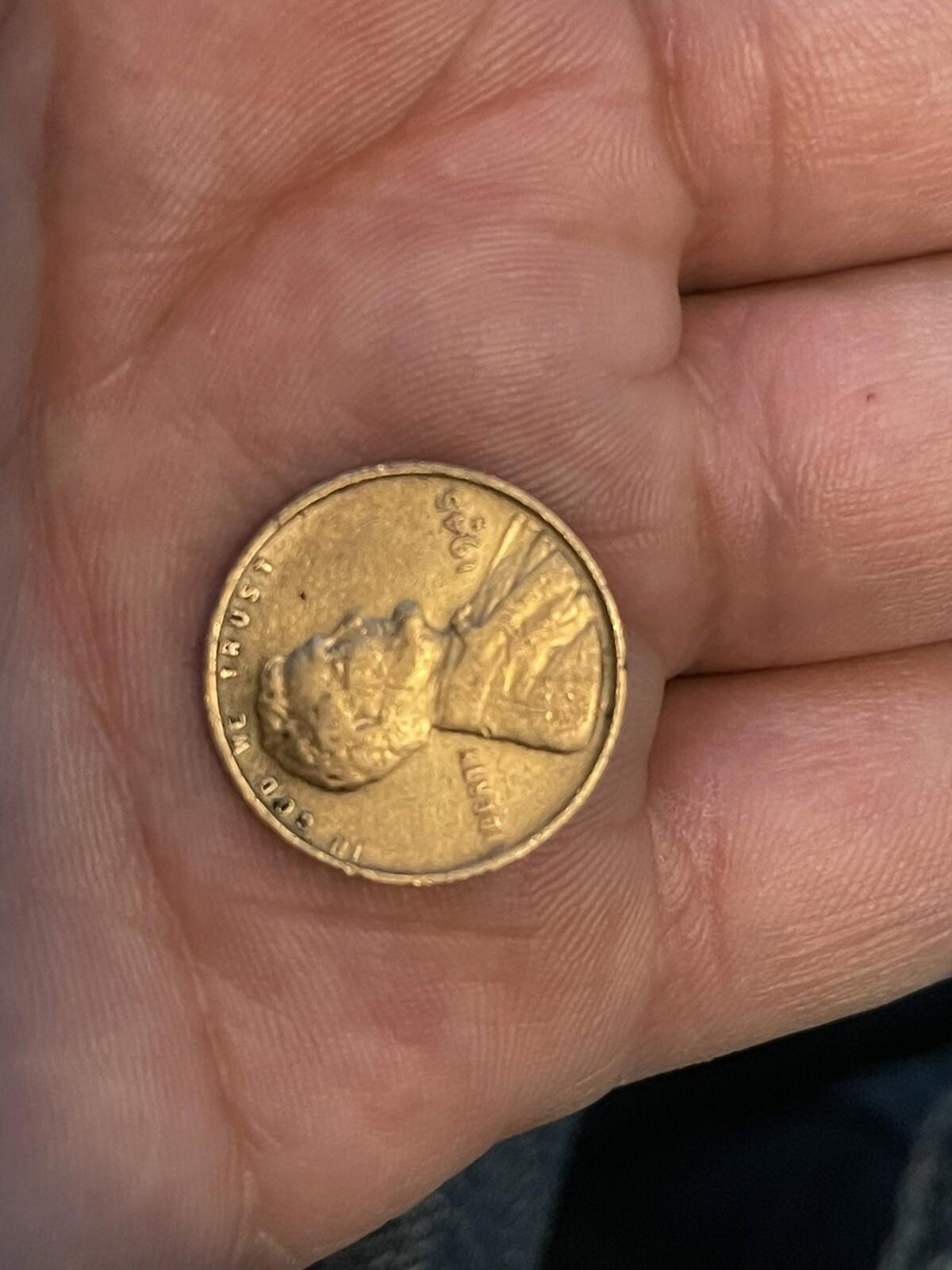 x2 one cent penny’s  1942 , 1945