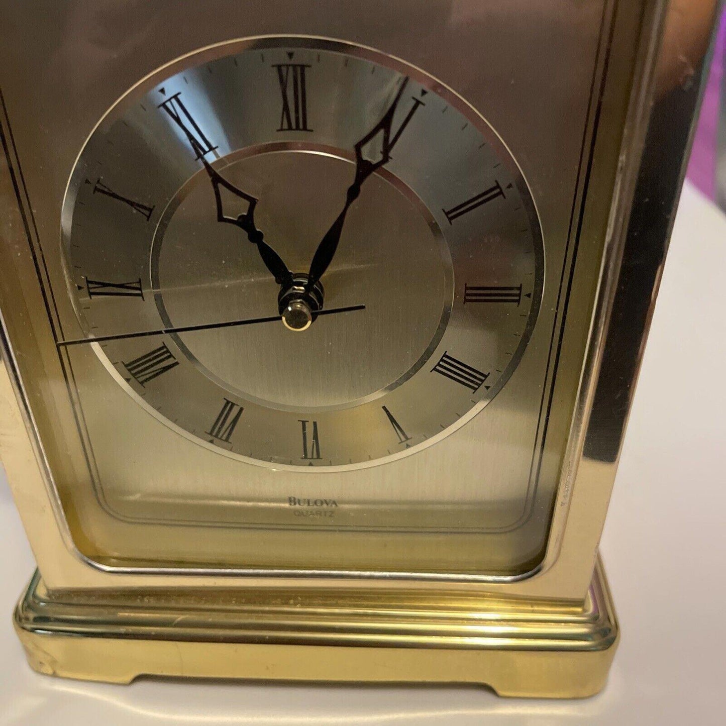 bulova quatz table clock (asis)