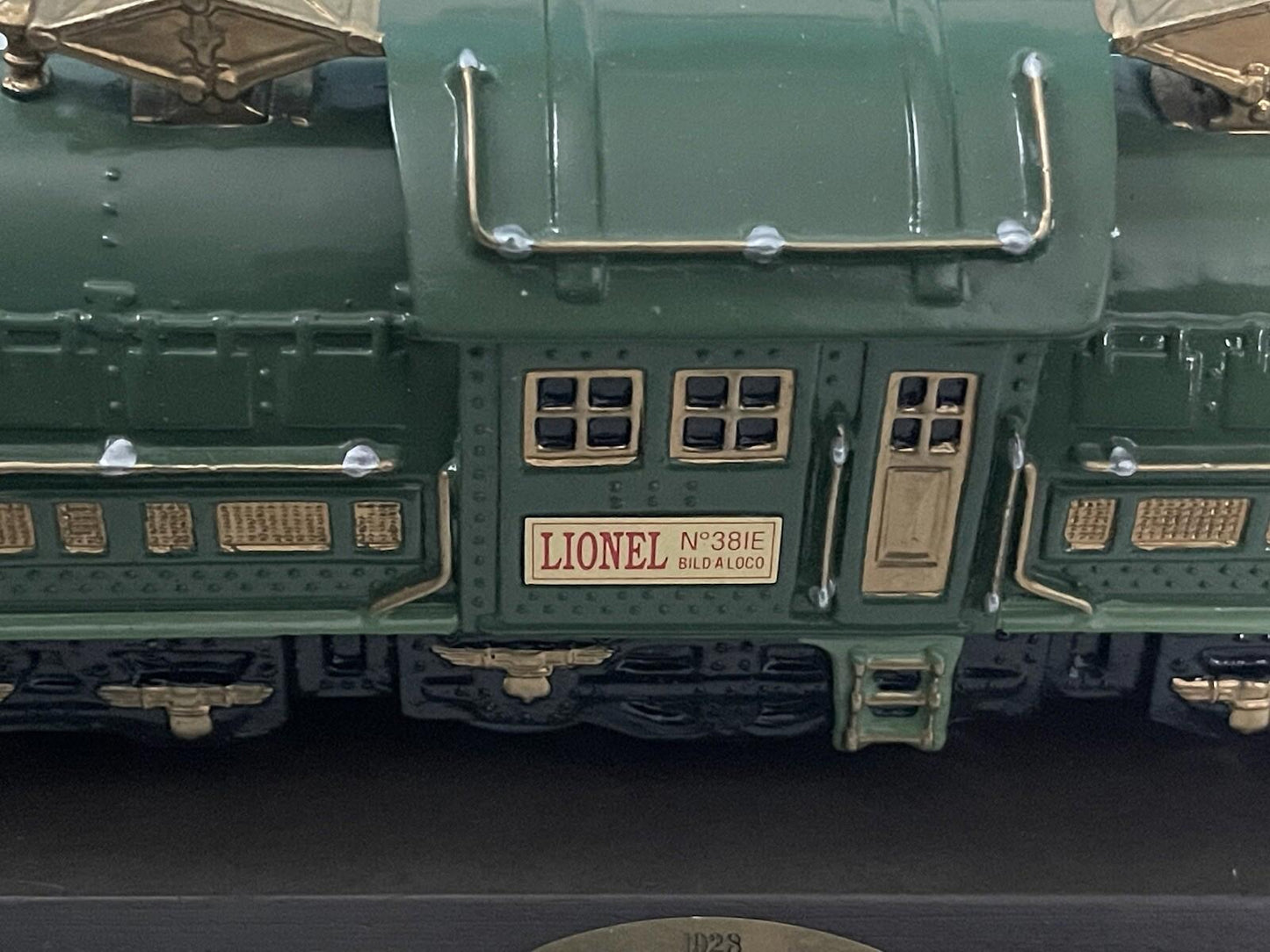 LIONEL CLASSIC TRAIN "LOCOMOTIVE"