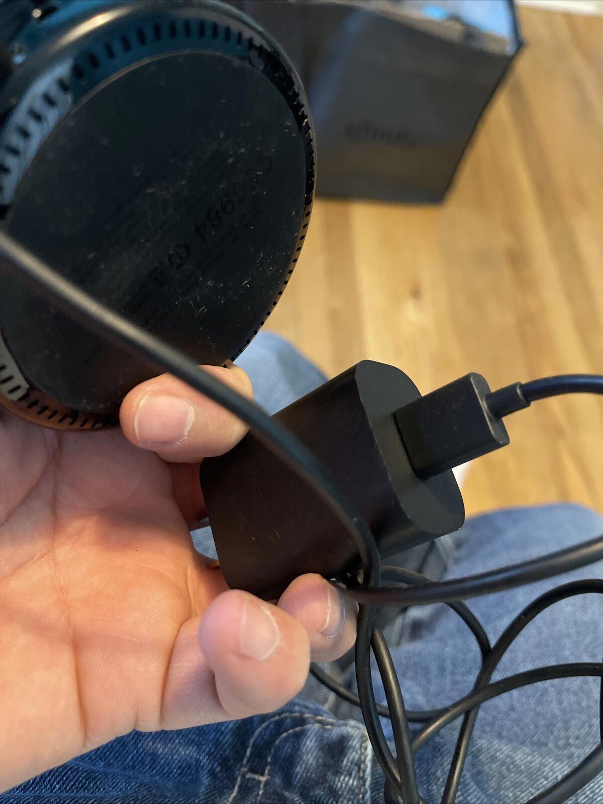 Amazon Echo Dot Model RS03QR 