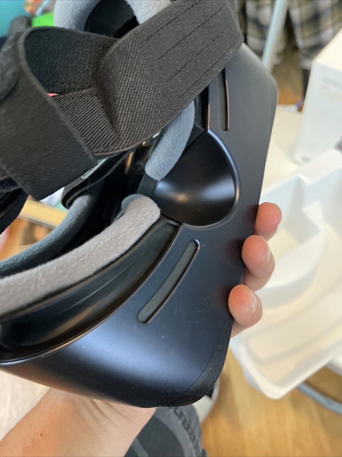 Samsung Gear VR 2 Oculus Virtual Reality Headset (17)