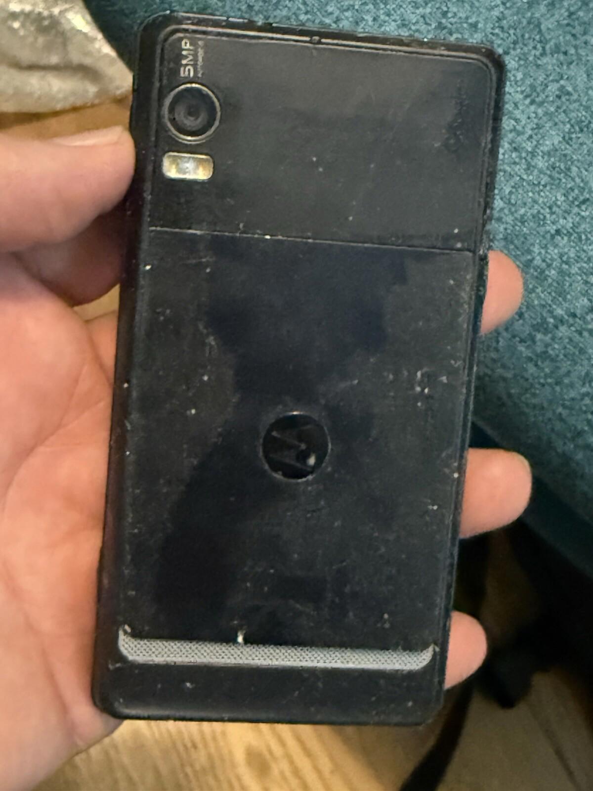 Motorola Droid 2 II A955 -  ( Verizon ) Rare Smartphone  Needs Battery