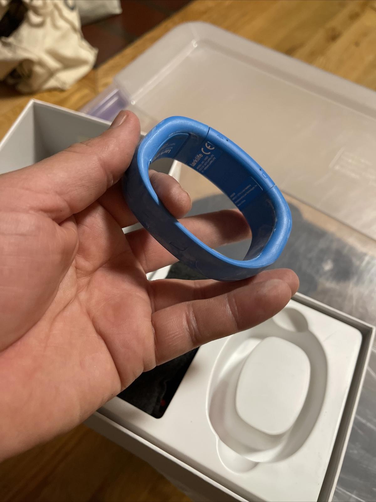 lark life , live smarter.      (19)