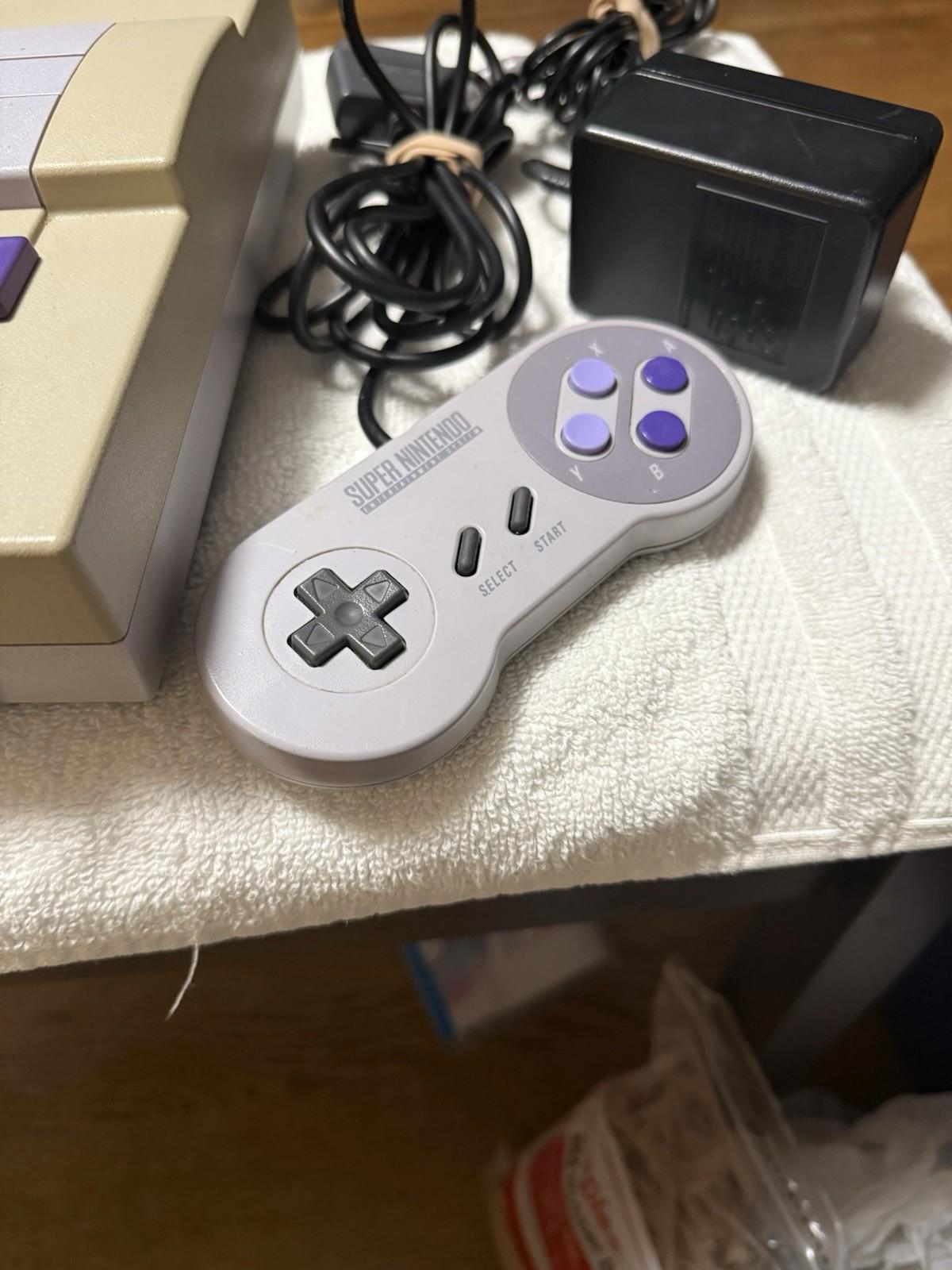 Super Nintendo SNES Console Bundle With Controller , No Video Cable