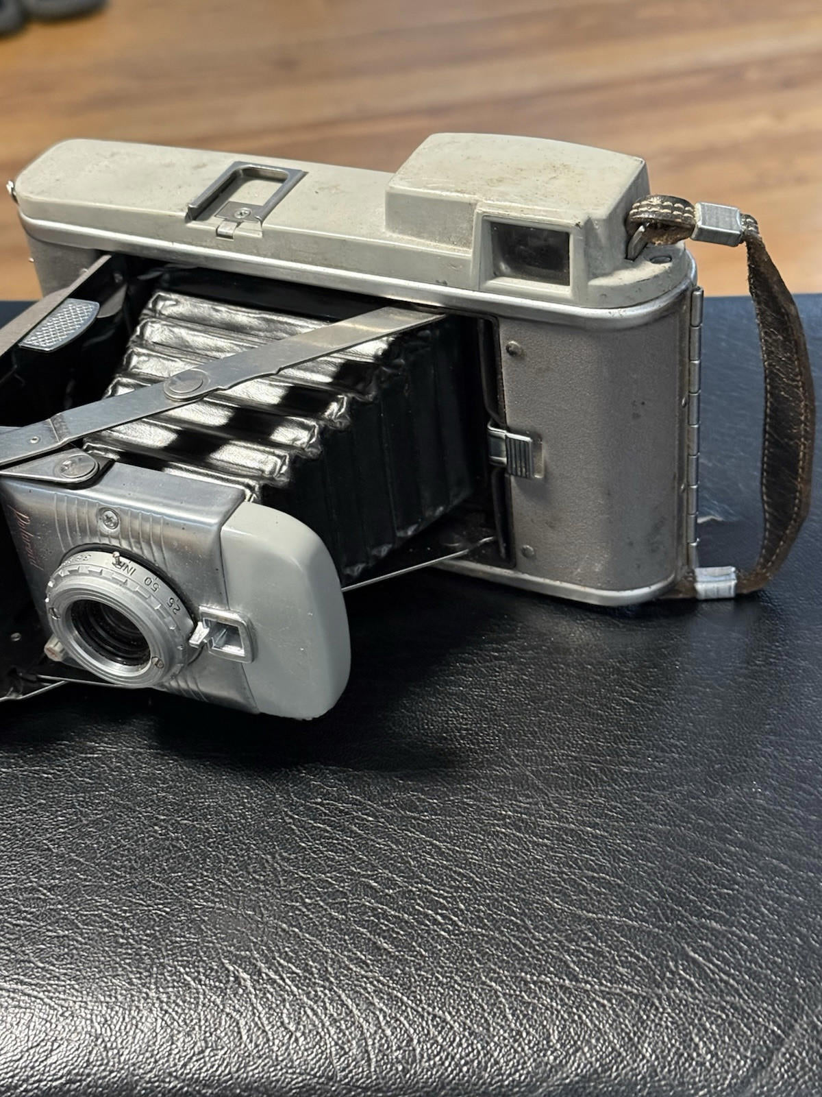 Vintage Antique 1950's Polaroid Land Camera Model 80  Rusty Spots , Not Tested