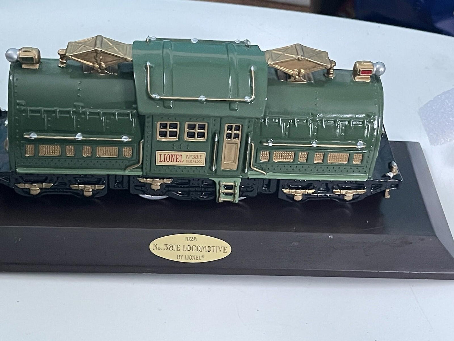 LIONEL CLASSIC TRAIN "LOCOMOTIVE"