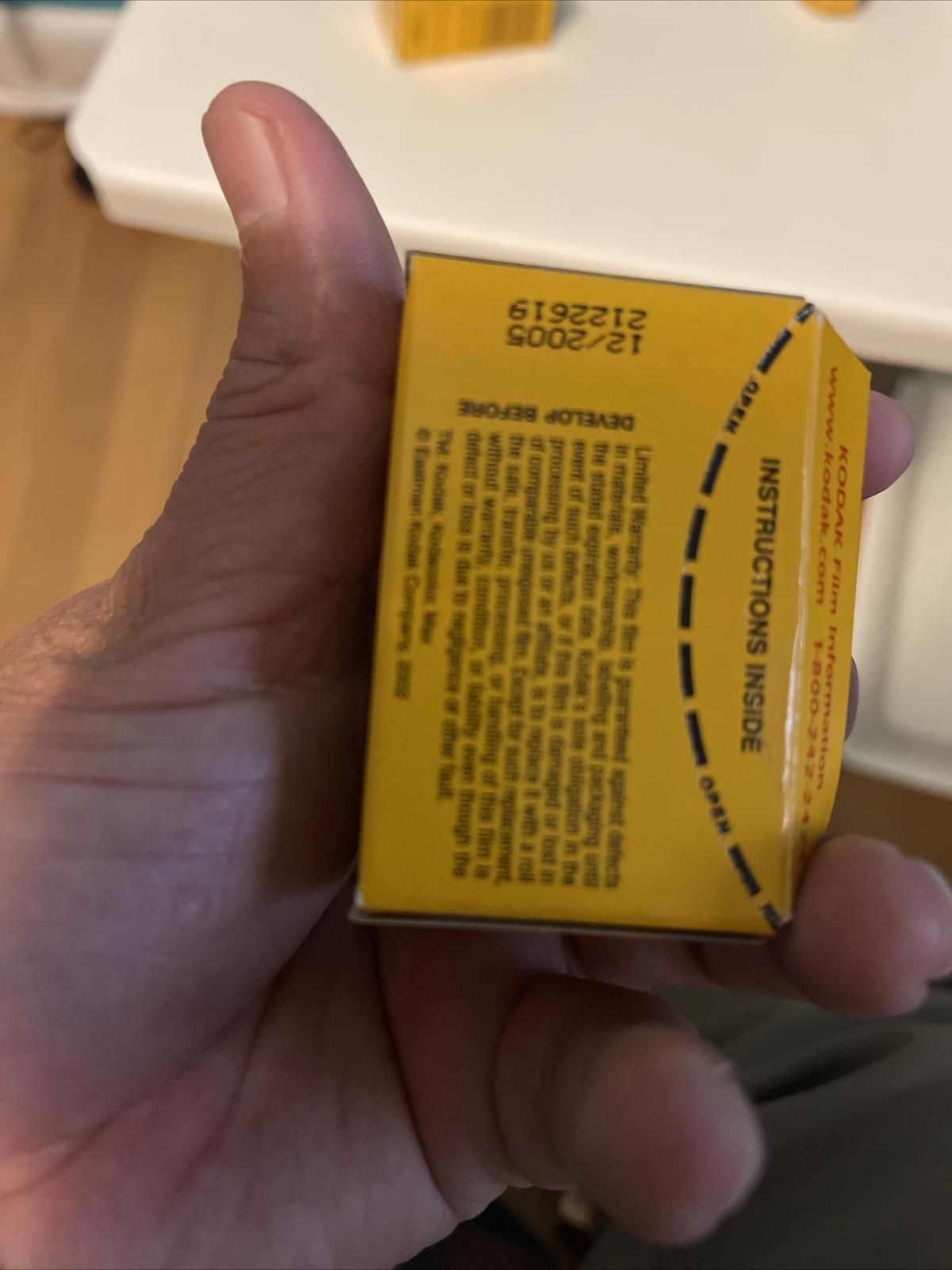 X3 Kodak film 24 Exp.          (12)