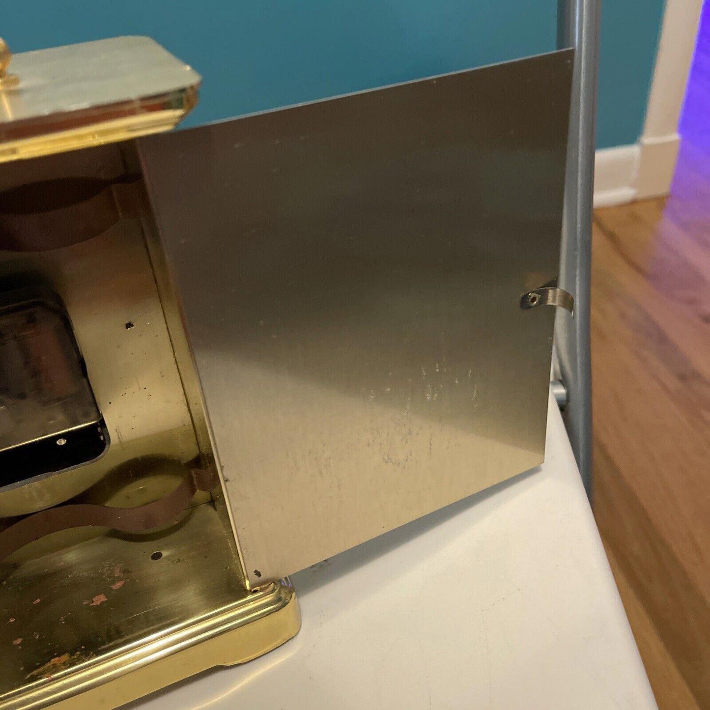 bulova quatz table clock (asis)