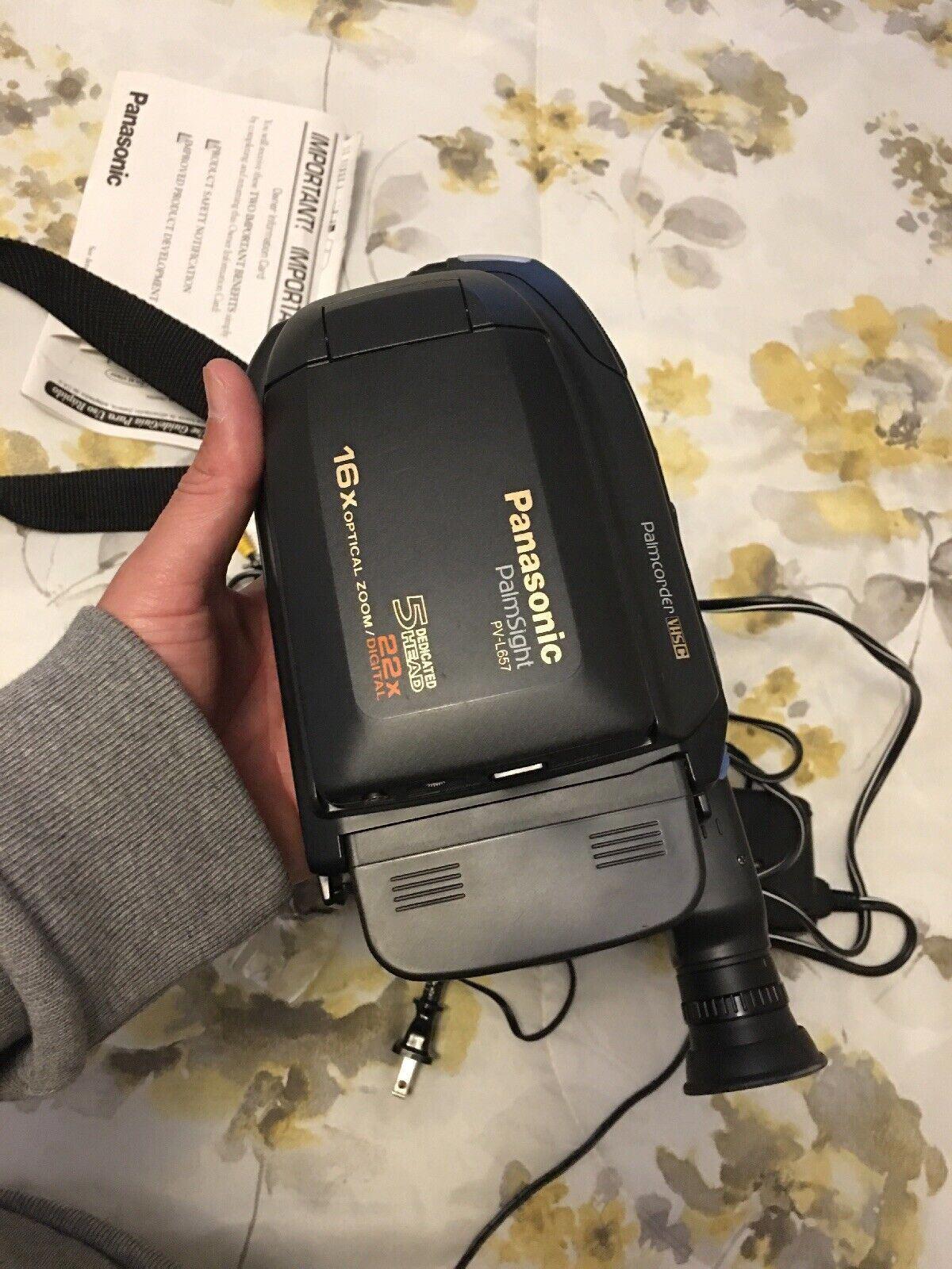 Panasonic Palmcorder PalmSight Camcorder PV-L657D with Manual in Case