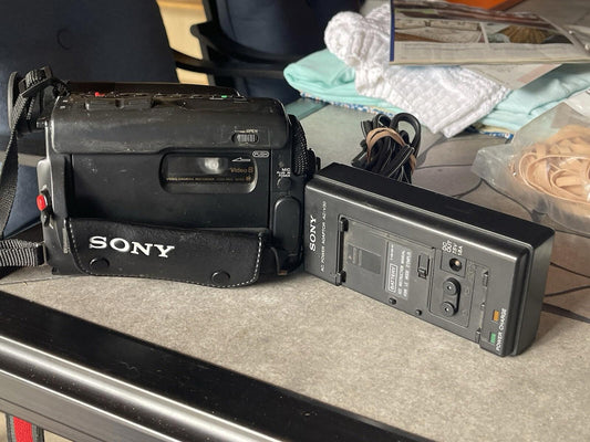 Sony Video Camera Model CCD-TR5 (for Parts )