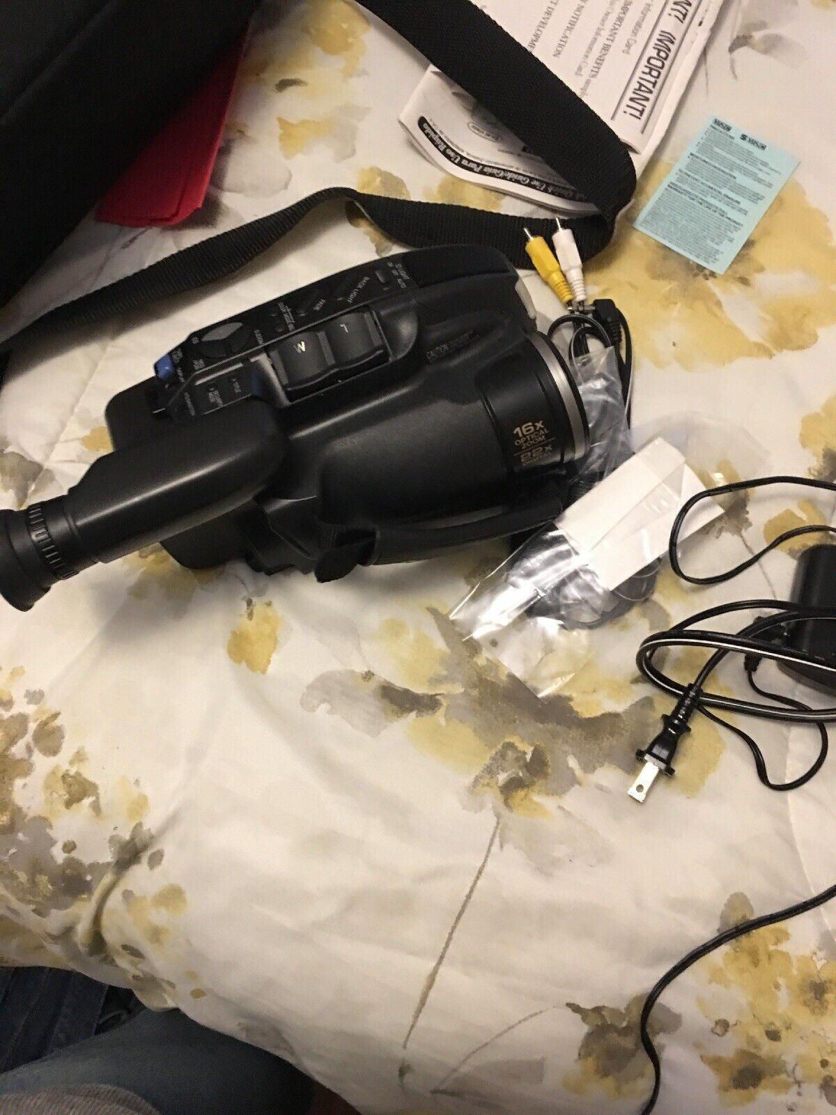 Panasonic Palmcorder PalmSight Camcorder PV-L657D with Manual in Case