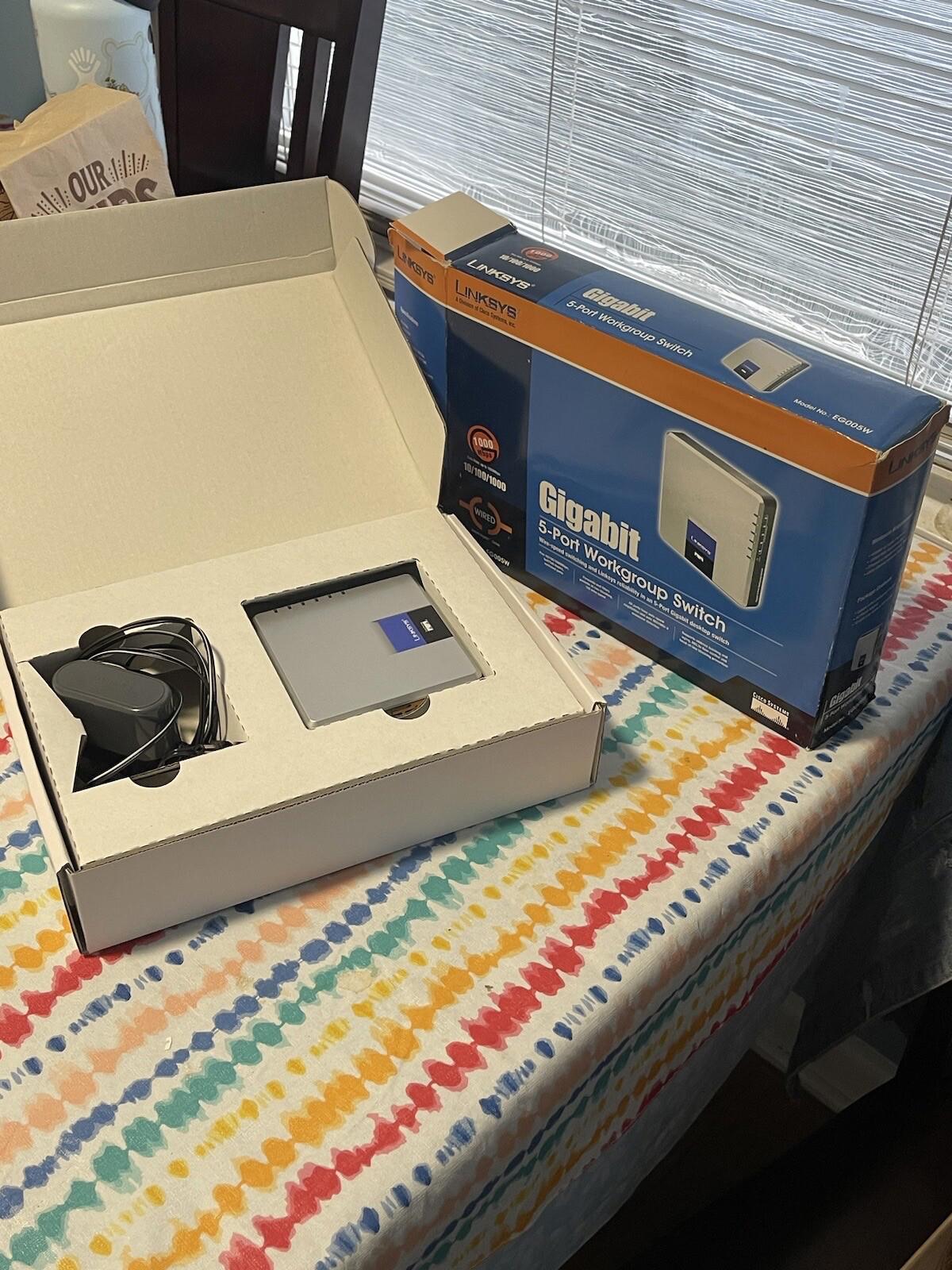 Linksys  Instant Gigabit (EG005W) 5-Ports External Switch 10/100/1000Mbps