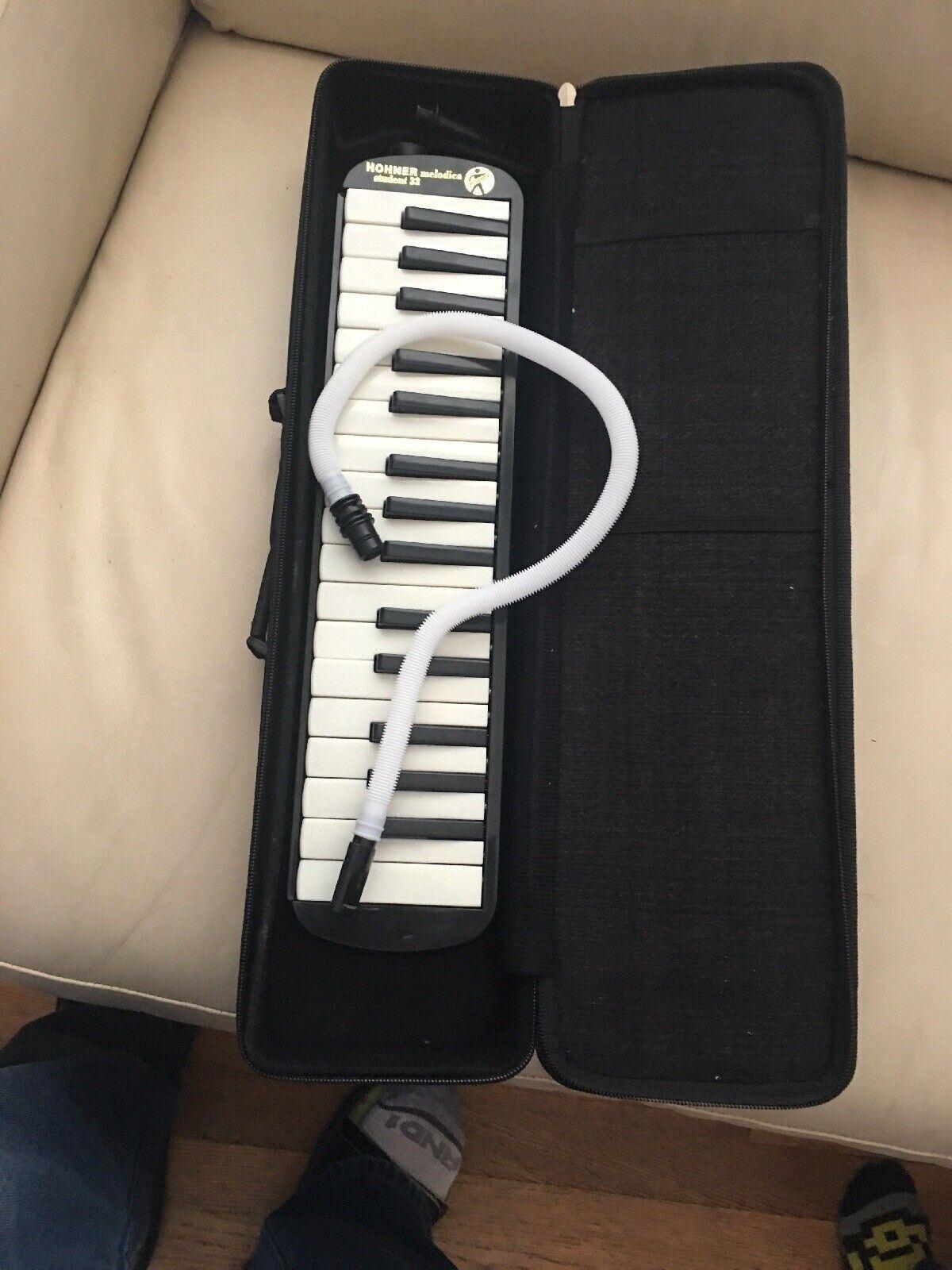 Hohner Melodica Student 32 with Case 2 Mouth Pieces