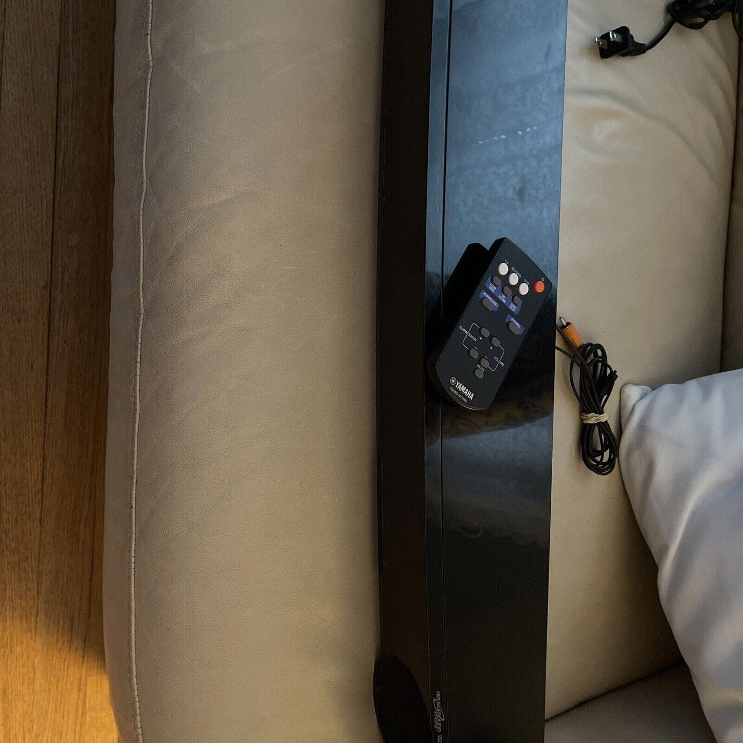 Yamaha 2.1 ATS-1010 Home Theater Soundbar, Fully Tested w/ Remote